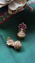 Load image into Gallery viewer, Kundan work (925 silver) earrings in gold polish