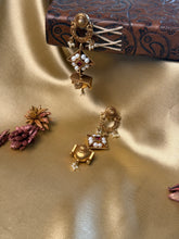 Load image into Gallery viewer, Vintage inspired (925 silver) earrings in gold polish