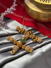 Load image into Gallery viewer, Vintage statement pendant hasli