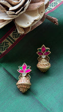 Load image into Gallery viewer, Kundan work (925 silver) earrings in gold polish