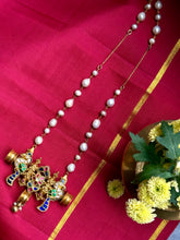 Load image into Gallery viewer, Statement vintage style kundan necklace