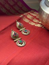 Load image into Gallery viewer, Kundan work (925 silver) earrings in gold polish