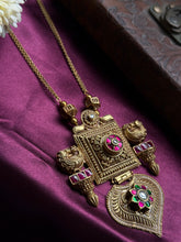 Load image into Gallery viewer, Statement vintage style 925 gold polish necklace