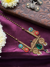 Load image into Gallery viewer, Statement vintage style gold polish necklace