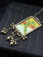 Load image into Gallery viewer, Handpainted Mughal flower pendant necklace
