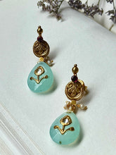 Load image into Gallery viewer, Silver 92.5 gold polish inlay work earrings with onyx drops
