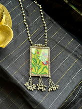 Load image into Gallery viewer, Handpainted Mughal flower pendant necklace