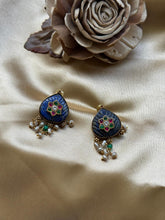 Load image into Gallery viewer, Kundan work (925 silver) earrings in gold polish