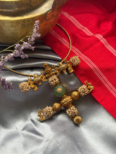 Load image into Gallery viewer, Vintage statement pendant hasli