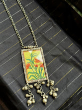 Load image into Gallery viewer, Handpainted Mughal flower pendant necklace