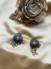 Load image into Gallery viewer, Kundan work (925 silver) earrings in gold polish