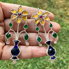 Load image into Gallery viewer, Guldasta (Mughal Flower) Kundan Earring - Yellow