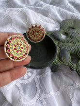Load image into Gallery viewer, Round Kundan Studs
