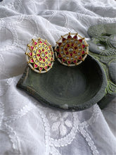 Load image into Gallery viewer, Round Kundan Studs