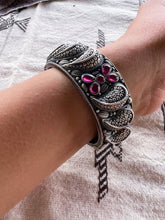 Load image into Gallery viewer, Ambi(Mango shaped) Kadas