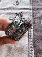 Load image into Gallery viewer, Something Fishy Kada