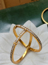 Load image into Gallery viewer, White kundan openable kundan stone bangle

