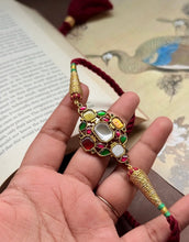 Load image into Gallery viewer, Kundan choker with adjustable thread work

