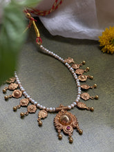Load image into Gallery viewer, Pearl necklace
