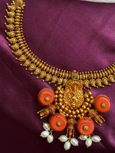 Load image into Gallery viewer, Statement vintage style nagru coral necklace
