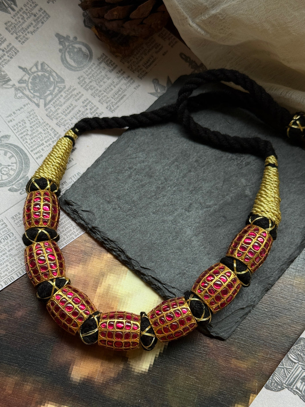 Kundan choker with thread work