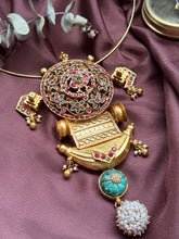 Load image into Gallery viewer, Vintage style cut stone statement pendant with hasli
