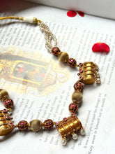 Load image into Gallery viewer, Statement vintage style pendant necklace
