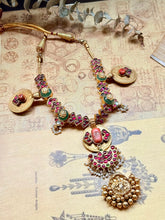 Load image into Gallery viewer, Statement vintage style silver necklace
