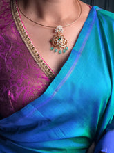 Load image into Gallery viewer, Vintage style pendant with cut stones

