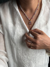 Load image into Gallery viewer, Pearl bunch necklace
