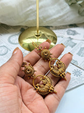 Load image into Gallery viewer, Vintage style statement earrings
