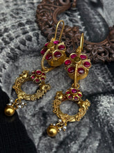 Load image into Gallery viewer, Vintage style (925 silver) earrings in gold polish
