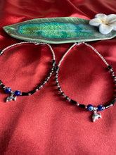 Load image into Gallery viewer, Silver and black beads evil eye anklets
