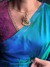 Load image into Gallery viewer, Vintage style pendant with cut stones
