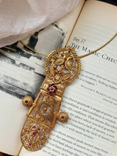 Load image into Gallery viewer, Statement vintage style peacock pendant with hasli
