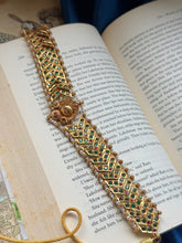 Load image into Gallery viewer, Vintage style statement choker
