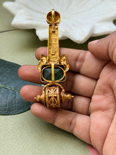 Load image into Gallery viewer, Gold polished, vintage style pendant in silver 925
