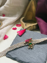Load image into Gallery viewer, Kundan and pearl choker in silver 925
