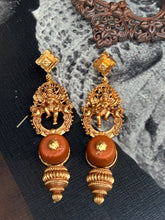 Load image into Gallery viewer, Vintage style (925 silver) earrings in gold polish
