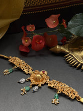Load image into Gallery viewer, Statement vintage style choker necklace
