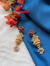 Load image into Gallery viewer, Vintage style statement earrings
