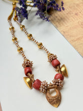 Load image into Gallery viewer, Pearl necklace handcrafted in silver 92.5 and gold polish
