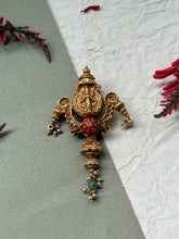 Load image into Gallery viewer, Gold polished, vintage style pendant in silver 925
