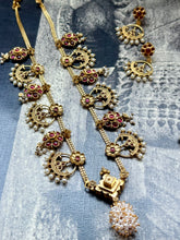 Load image into Gallery viewer, Statement vintage style necklace with earrings
