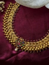 Load image into Gallery viewer, Statement vintage style Thushi necklace
