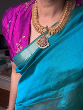 Load image into Gallery viewer, Statement vintage style necklace
