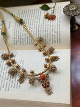 Load image into Gallery viewer, Vintage style coral necklace in silver 925
