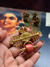 Load image into Gallery viewer, Vintage style statement pendant

