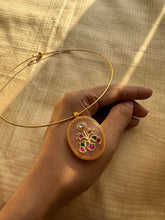 Load image into Gallery viewer, Dainty Inlay work neckpiece with hasli
