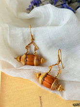 Load image into Gallery viewer, Vintage style statement earrings in sliver 925 and gold polish
